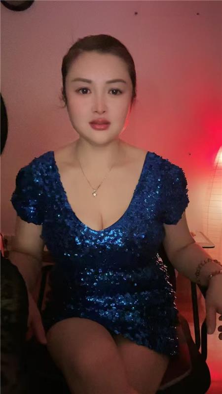 上海胸大活好泄火熟女-1.jpg