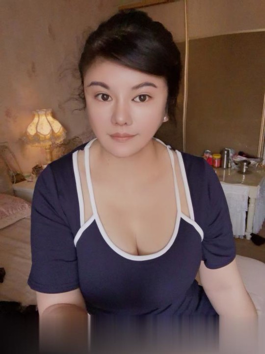 福建-厦门修车新疆混血大胸妹-2.jpg