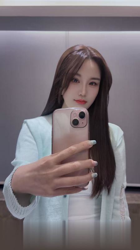 广东-深圳肤白颜值女友西宝-1.jpg